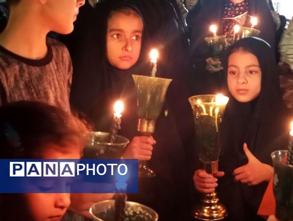 مراسم عزای شام غربت هشتمین آفتاب دل ها، همراه با آیین شمع‌گردانی 