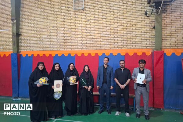 سلامتی و  ورزش در کنار کارمندان اداره آموزش و پرورش ناحیه یک شهرری 