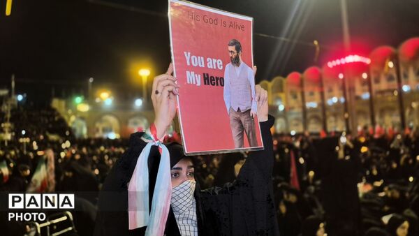 تلاقی اشک حق و صلابت ملت، امروز در تشییع قائد امت 