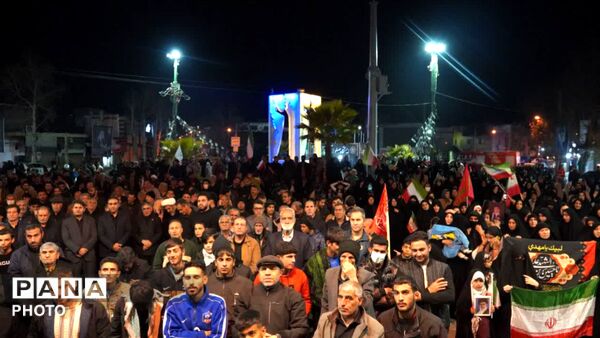 شهرستان کوهدشت هر شب خیابان هایش از مردم غیورش پر می شود