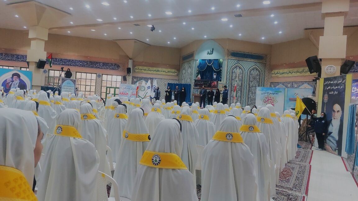 پیش اجرای گروه ۱۰۰۰ نفره پیشتازان قبل از اجلاسیه سراسری نماز