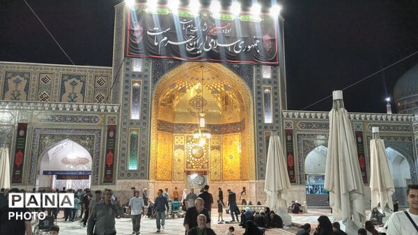 تجلی عشق و ارادت زائران در جوار بارگاه ملکوتی امام رضا(ع)