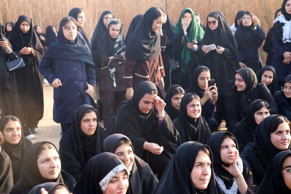 شهدای غواصِ دست‌بسته، میزبان کاروان راهیان نور دانش‌آموزان دختر کوهدشت در علقمه