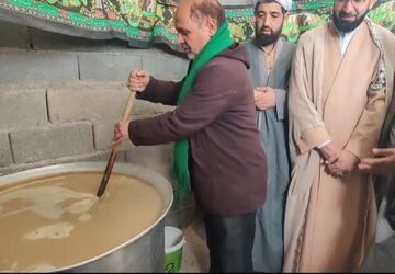 پخت سمنو در دارالقرآن شهر تیتکانلو