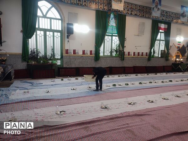 قرائت قرآن، نماز جماعت و افطار در مسجد خاتم پیامبران 