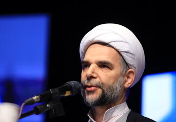 آغوش این سرزمین به روی هموطنان مقیم خارج از کشور باز است