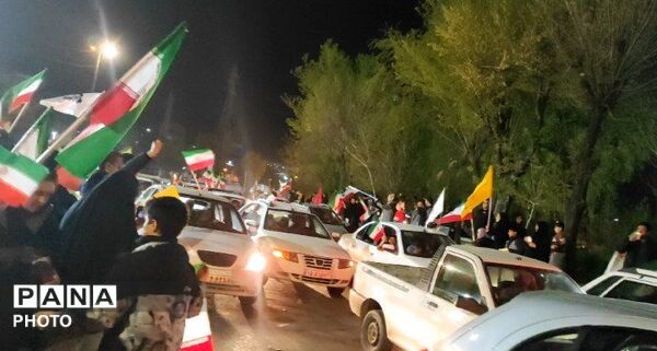 مردم خستگی ناپذیر دورود تا روز پیروزی خیابان را رها نخواهند کرد