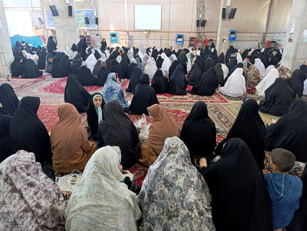 نماز عبادی سیاسی جمعه همزمان باهفته وحدت درنیشابور