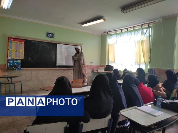 حضور مبلغان سازمان قرآن و عترت در مدرسه شهید عیسی وند به مناسبت شروع ماه مبارک رمضان