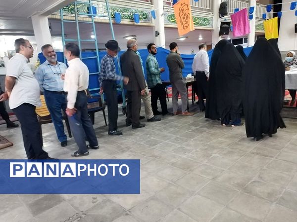 حضور مردم شهر کرمان در دور دوم انتخابات ریاست‌جمهوری