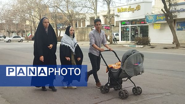 حضور افشار مختلف مردم نیشابور در راهپیمایی ۲۲ بهمن 