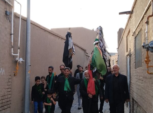 مراسم کهن علم گردانی و علم بندان در بیرجند 