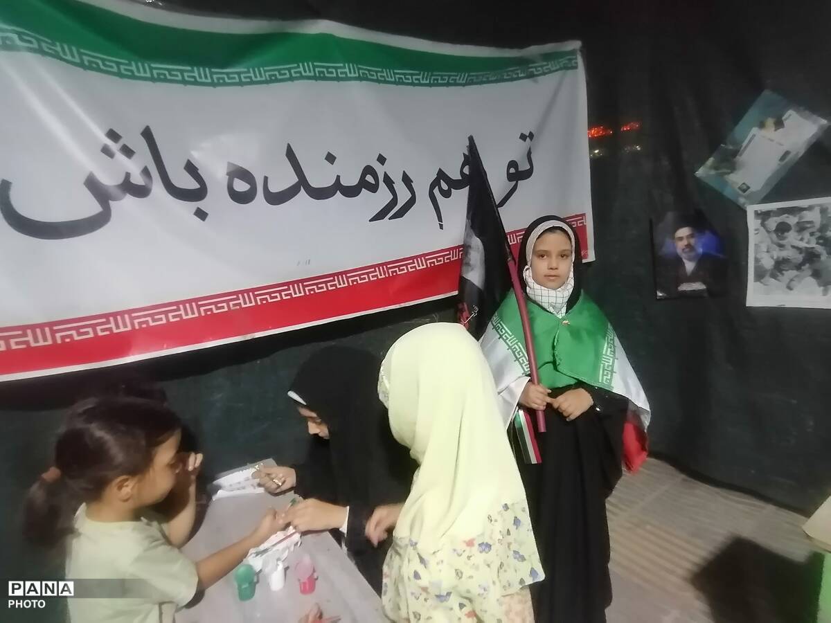 حضوردانش آموزان در موکب سازمان دانش آموزی در هشتاد و هفتمین شب تجمعات