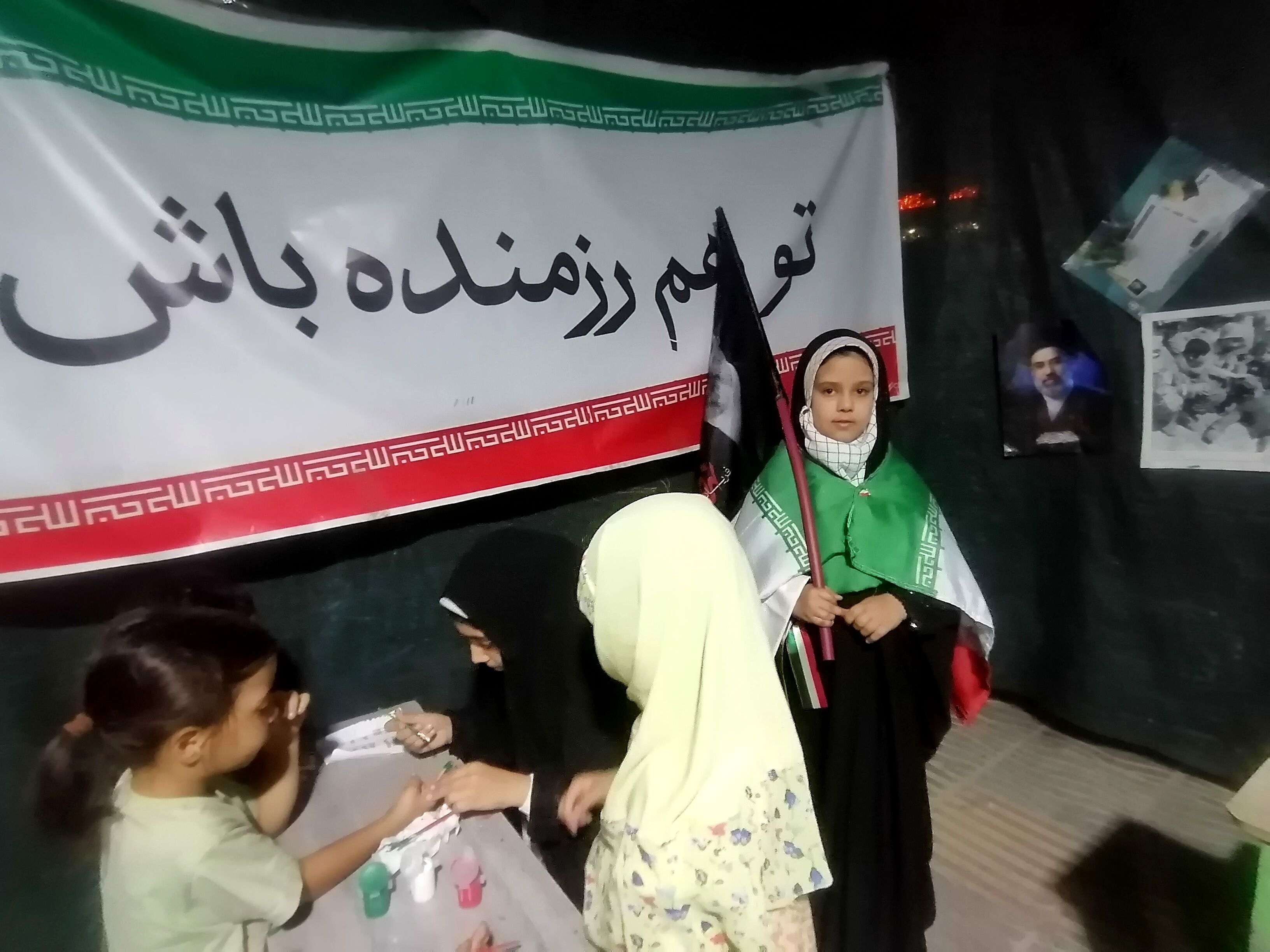 حضوردانش آموزان در موکب سازمان دانش آموزی در هشتاد و هفتمین شب تجمعات