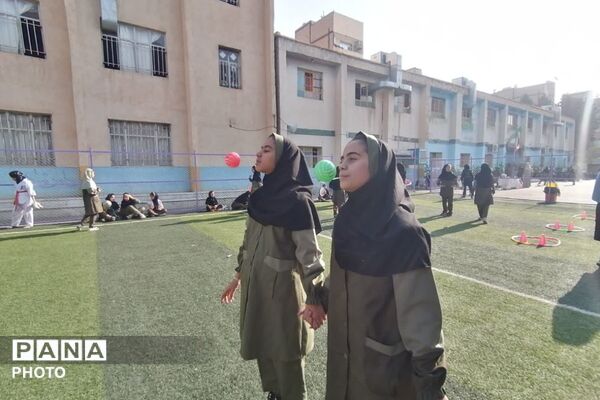  ایستگاه‌ نشاط و شادی در دبستان رضوان