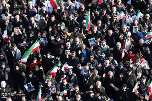 مراسم بیعت با سومین رهبر انقلاب در تهران - 2