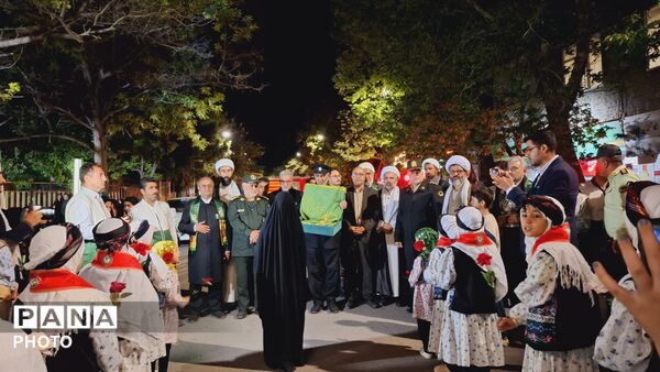 تجمعات شبانه با حضور خادمین امام رضا(ع)