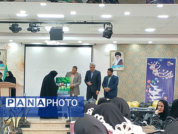 اختتامیه دهمین جشنواره نوجوان خوارزمی در تالار فرهنگیان کاشمر