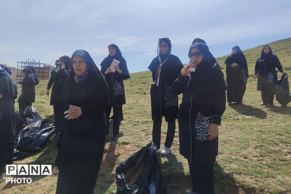 پاکسازی داوطلبانه محیط زیست توسط کارکنان مدارس طرح نو شهرستان پردیس