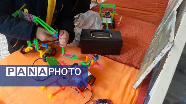 برگزاری مسابقات رباتیک در کانون شهدای فرهنگی ملارد