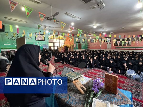 مراسم بزرگداشت روز حافظ در دبیرستان شاهدشهید قاسم سلیمانی