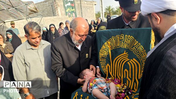 حضور کاروان پرچم آستان امام رضا(ع) در شهر شمیل بندرعباس