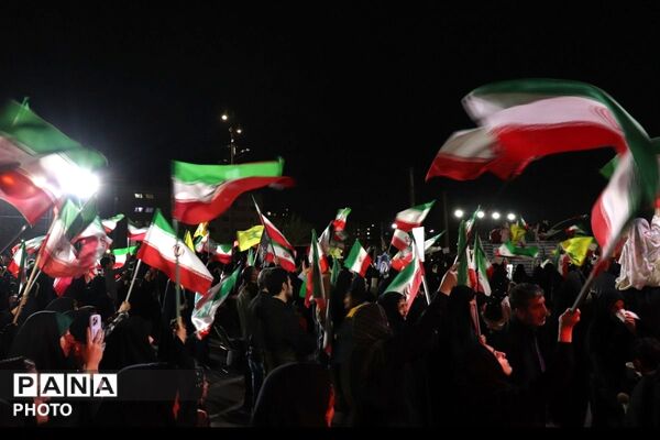 تقدیر از نخبگان آینده‌ساز اسلامشهر، در حاشیه تجمعات شبانه