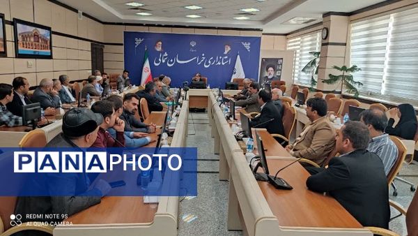 دیدار صمیمی فعالان مذهبی، خیران، مدیران و شوراهای بخش با استاندار خراسان شمالی 