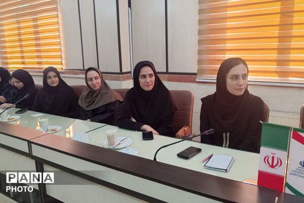 تقدیر از مراقبین سلامت در اداره آموزش و پرورش 