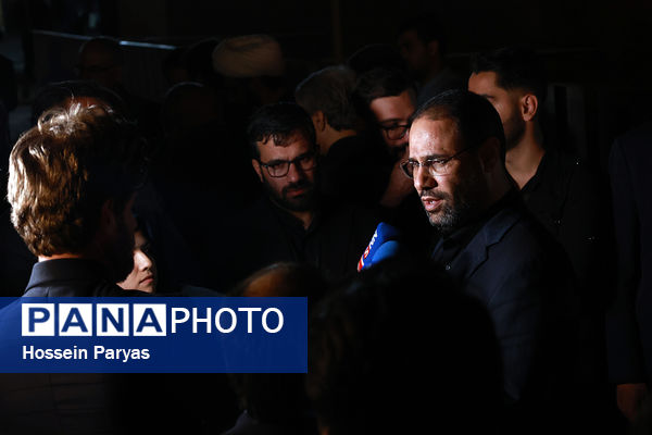 مراسم عزاداری شهادت خادم الرضا(ع) آیت‌الله سید ابراهیم رئیسی و همراهشان در مرکز آموزش عالی شهدای مکه