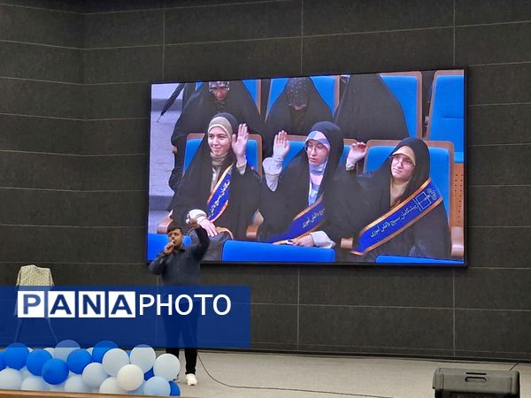 اجتماع بزرگ دانش‌آموزان بسیجی در هفته بسیج