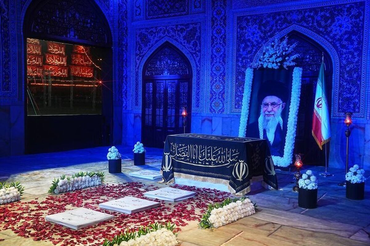 تجدید بیعت سربازان سپاه و ارتش با رهبر شهید انقلاب+فیلم
