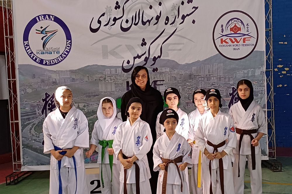 کسب مدال در مسابقات کشوری کاراته سبک کیوکوشین رده نونهالان توسط دانش‌آموزان ورامینی
