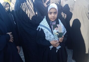 تجمع خودجوش مردم نهاوند به مناسبت شهادت رهبر معظم انقلاب