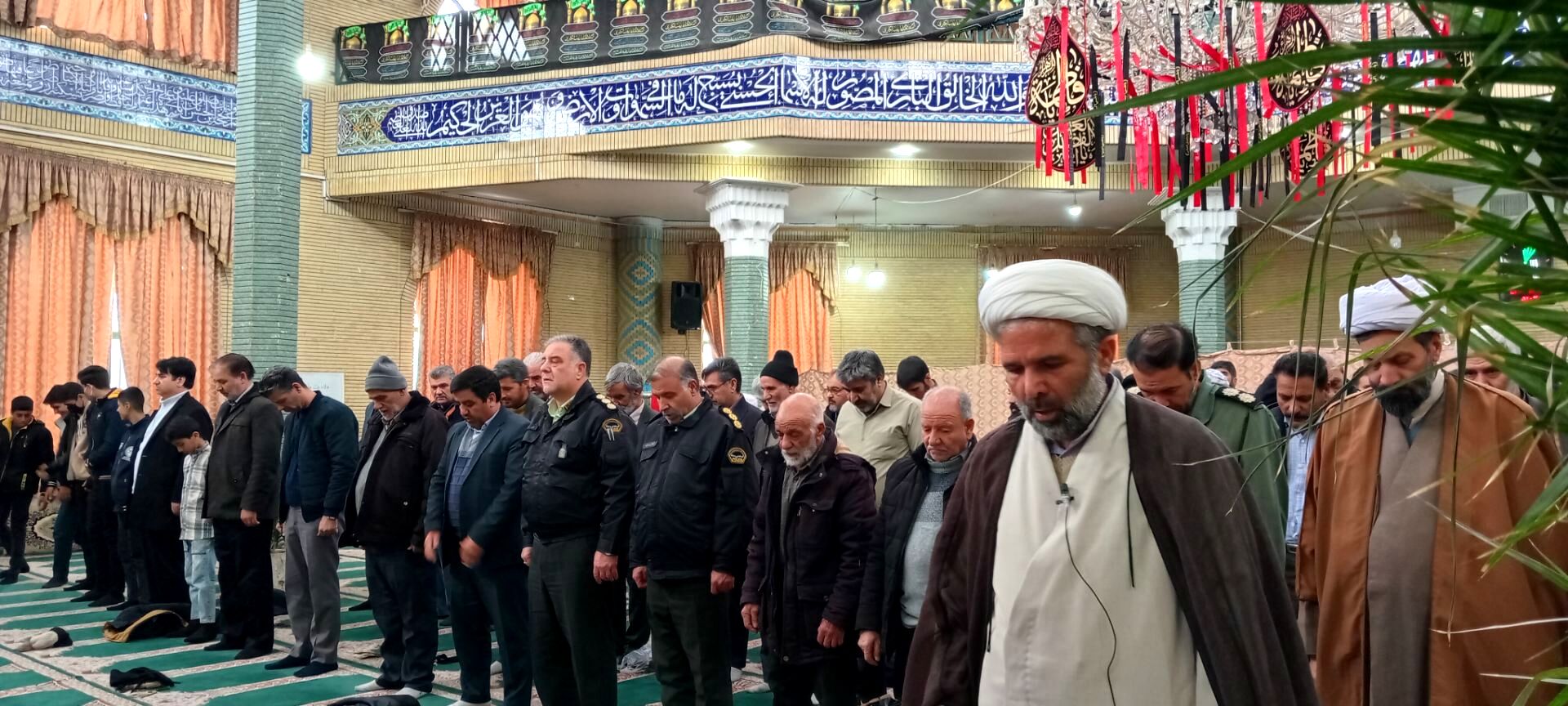 آخرین جمعه پاییز؛ هم‌نوایی دل‌ها در میعادگاه نماز جمعه