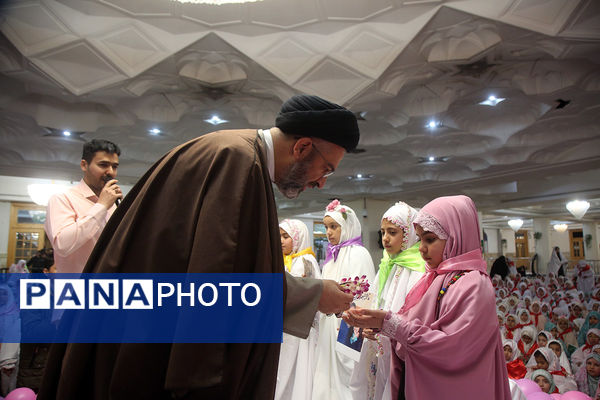 جشن تکلیف 2 هزار نفری دختران سراسر کشور در قم