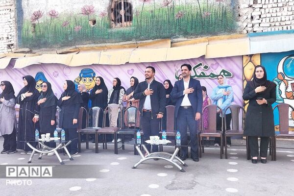 حضور مسئولان آموزش و پرورش در دبستان رضوان به مناسبت هفته تربیت بدنی