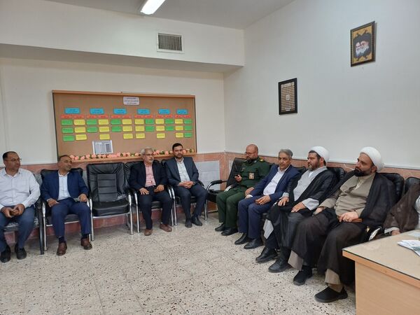 نواختن زنگ سپاس معلم در دبستان دخترانه شاهد نرگس