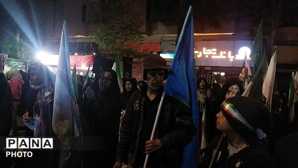 نیشابوری ها از پیر تا کودک در اجتماعات خیابانی