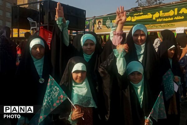 روایت غدیر از قاب خبرنگاران  نوجوان پرشور پانا در راهپیمایی شهرستان قدس