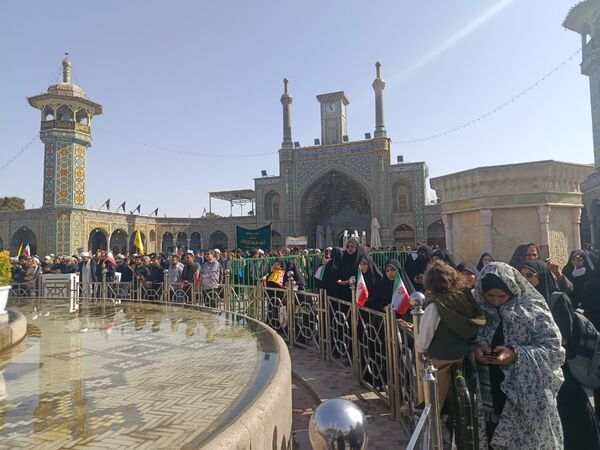 جلوه هایی از حضور مردم قم در راهپیمایی یوم الله 13 آبان