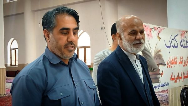 برگزاری نماز جمعه وحدت‌آفرین نظرآباد با رونمایی کتاب قرآنی و ارائه خدمات فرهنگی و معیشتی در مصلی نظرآباد