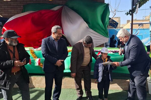 جشن دهه فجر و اعیاد شعبانیه در مدارس ناحیه دو شهرری 