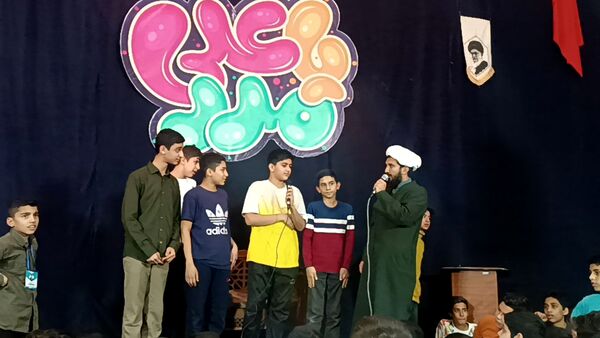 مسابقات جذاب در شب اول از اعتکاف دانش‌آموزی در بهشت نیشابور