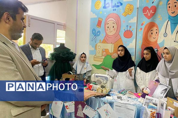 برگزاری نمایشگاه به مناسبت هفته مشاغل، در دبستان کودک مسلمان