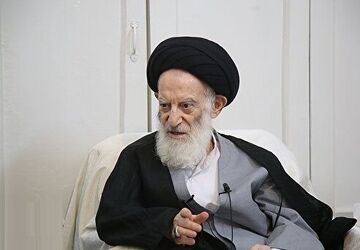 عیادت نماینده رهبر انقلاب از آیت‌الله شبیری‌زنجانی