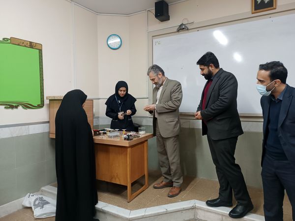 هفته ماها در دبیرستان آرمینه مصلی نژاد ناحیه ۷ مشهد 