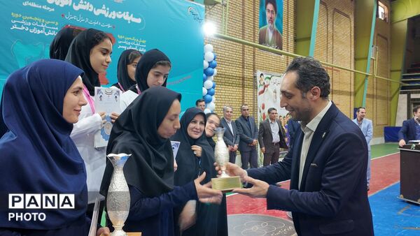 پایان رقابت‌های ورزشی دختران دانش‌آموز در زنجان