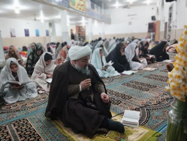 برگزاری مراسم اعتکاف در دبیرستان شهید جهانی ابرکوه