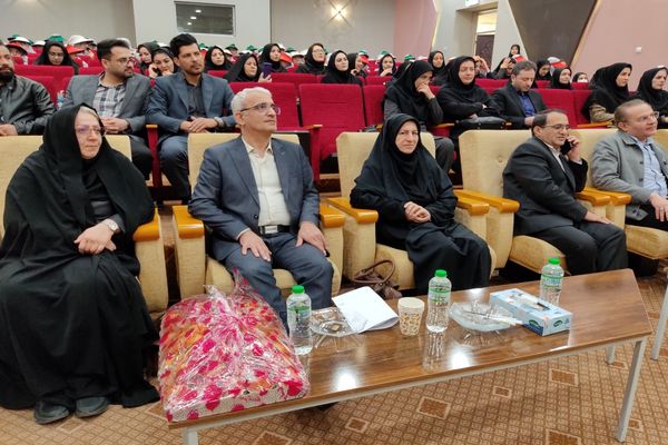 اجرای طرح «وارنیش  فلوراید تراپی » در مدارس ابتدایی استان اردبیل